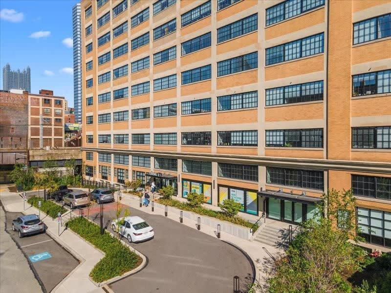 Cozysuites Historic 1Br, Downtown Питтсбург Экстерьер фото
